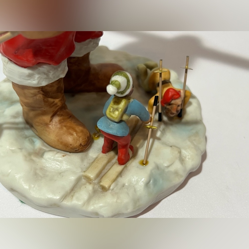 Rare Ceramic Santa Possible Dreams Santa’s Time Off Day On The Slopes Snow Ski - Picture 14 of 16